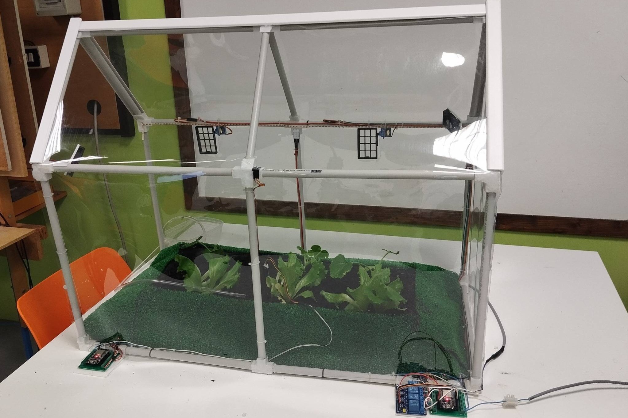 SISTEMA DI GESTIONE ADATTIVA DEL MICROCLIMA IN SERRA project image