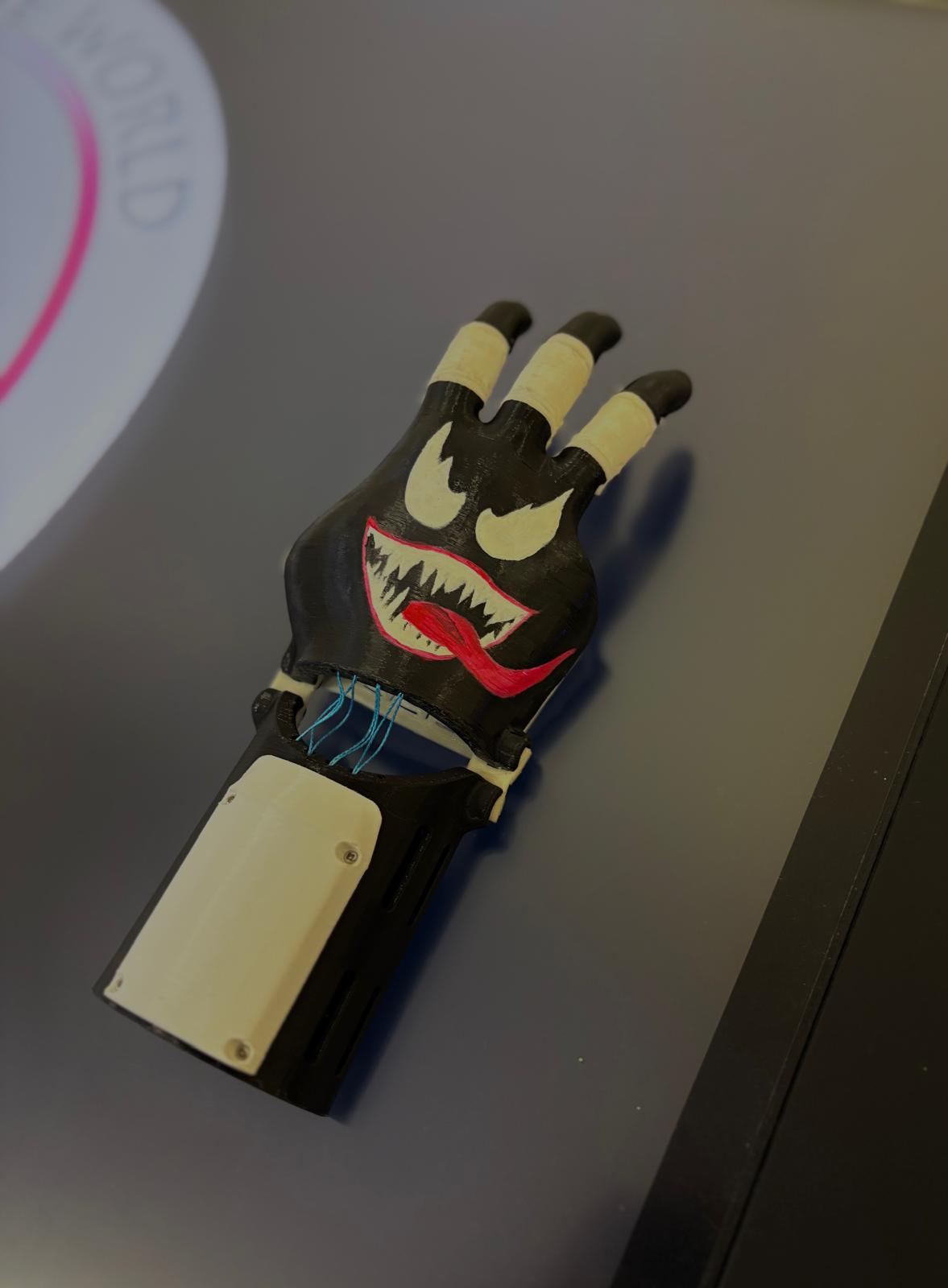 Stampa 3D a portata di mano: a scuola con e-Nable Italia, tra etica e STEAM - exhibit detail 1